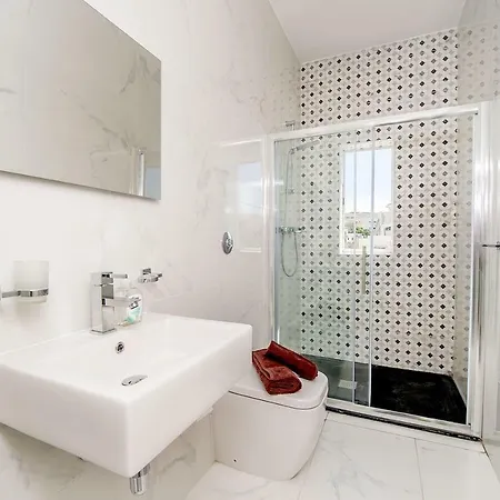 Marina Sea View Penthouse Msida