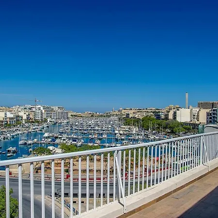 Marina Sea View Penthouse *