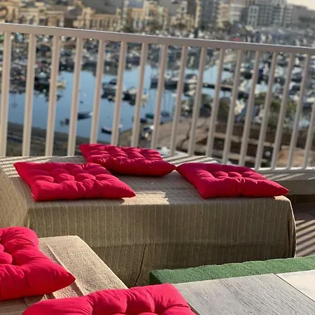 Marina Sea View Penthouse *